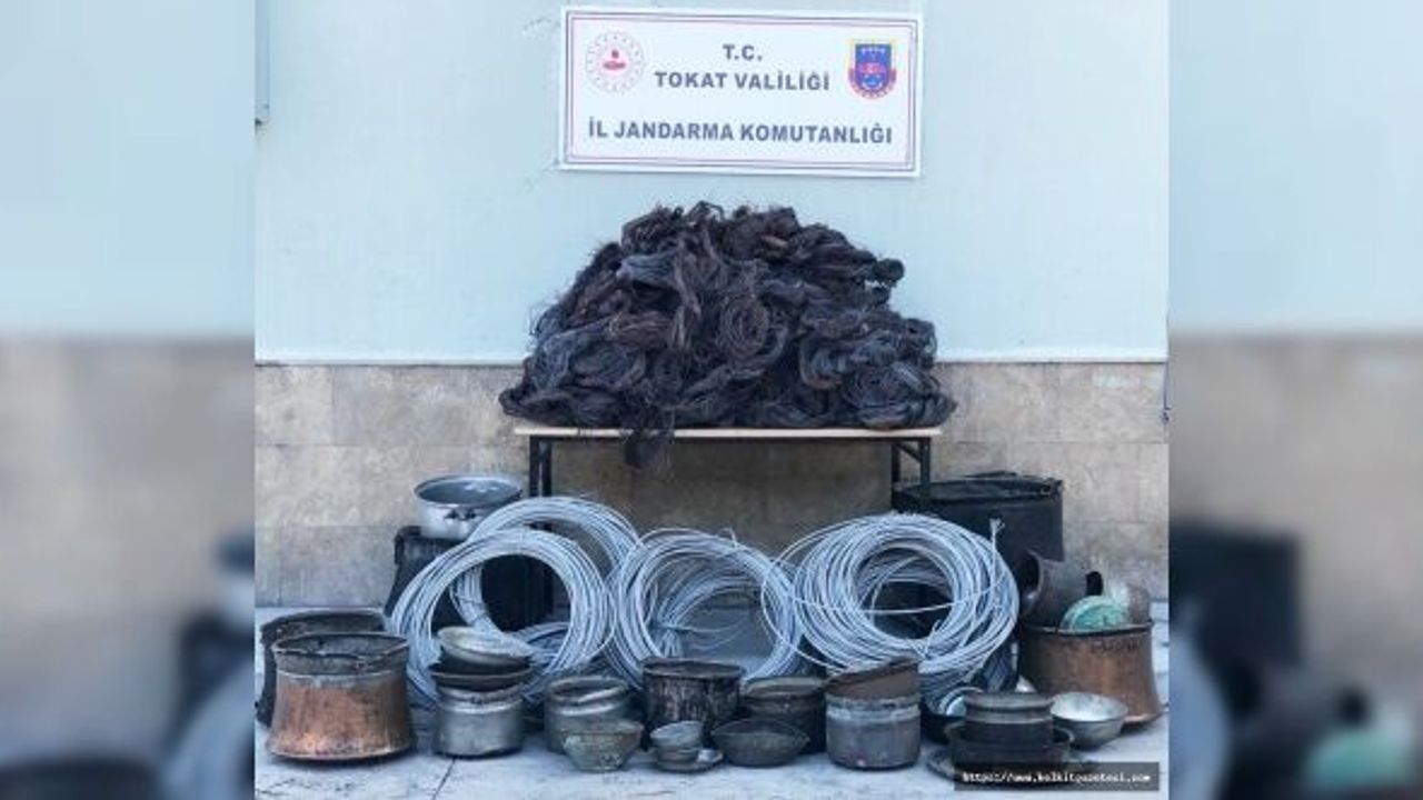 Çalıntı telefon kablolarını satmaya çalışan 4 kişi yakalandı