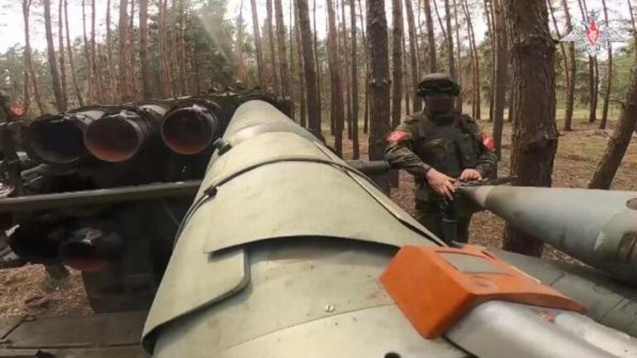 Rusya, roketatar sistemleriyle Ukrayna depolarını vurdu