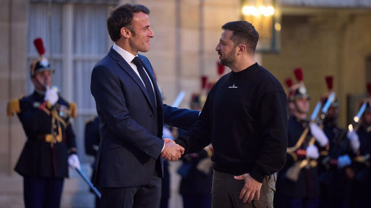 Macron ve Zelenski Paris’te Bir Araya Geldi
