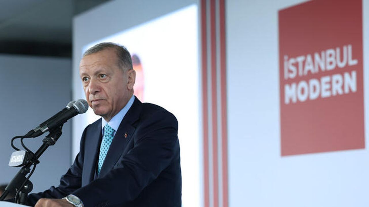Cumhurbaşkanı Erdoğan: Farklı Düşünen Sanatçılarımızı Tehdit Ettiler