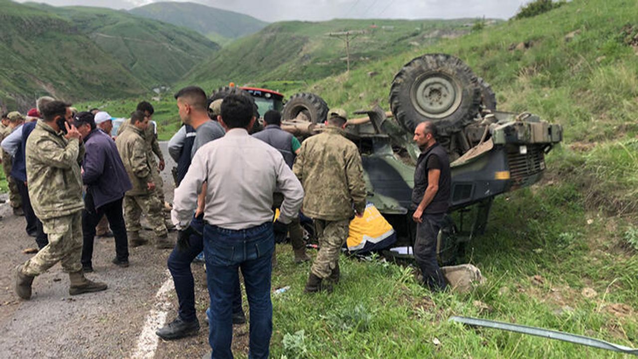 Ardahan'da Askeri Araç Devrildi: 4 Yaralı