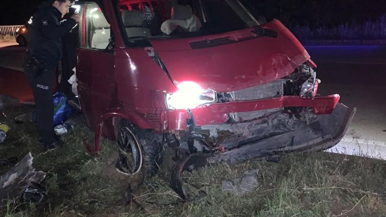 Erbaa'da Otomobil İle Ticari Araç Çarpıştı 7 Yaralı