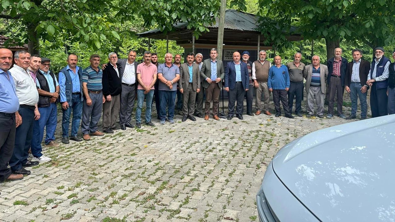 AK Parti İlçe Başkanı Oğuzhan Önal Teşkilat Mensupları İle Köylere Teşekkür Ziyareti Yaptı