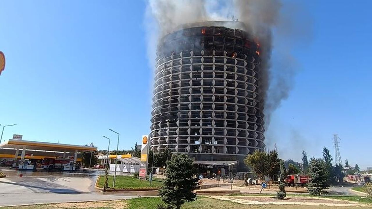 Atıl Haldeki Otelde Yangın