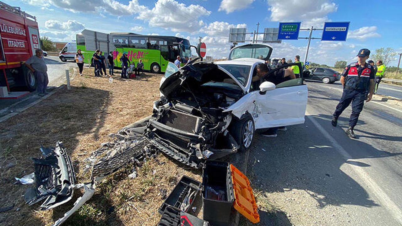 İki Otomobilin Karıştığı Kazada: 6 Yaralı