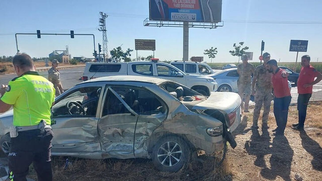 Şanlıurfa'da İki Otomobil Çarpıştı: 1 Ölü, 5 Yaralı