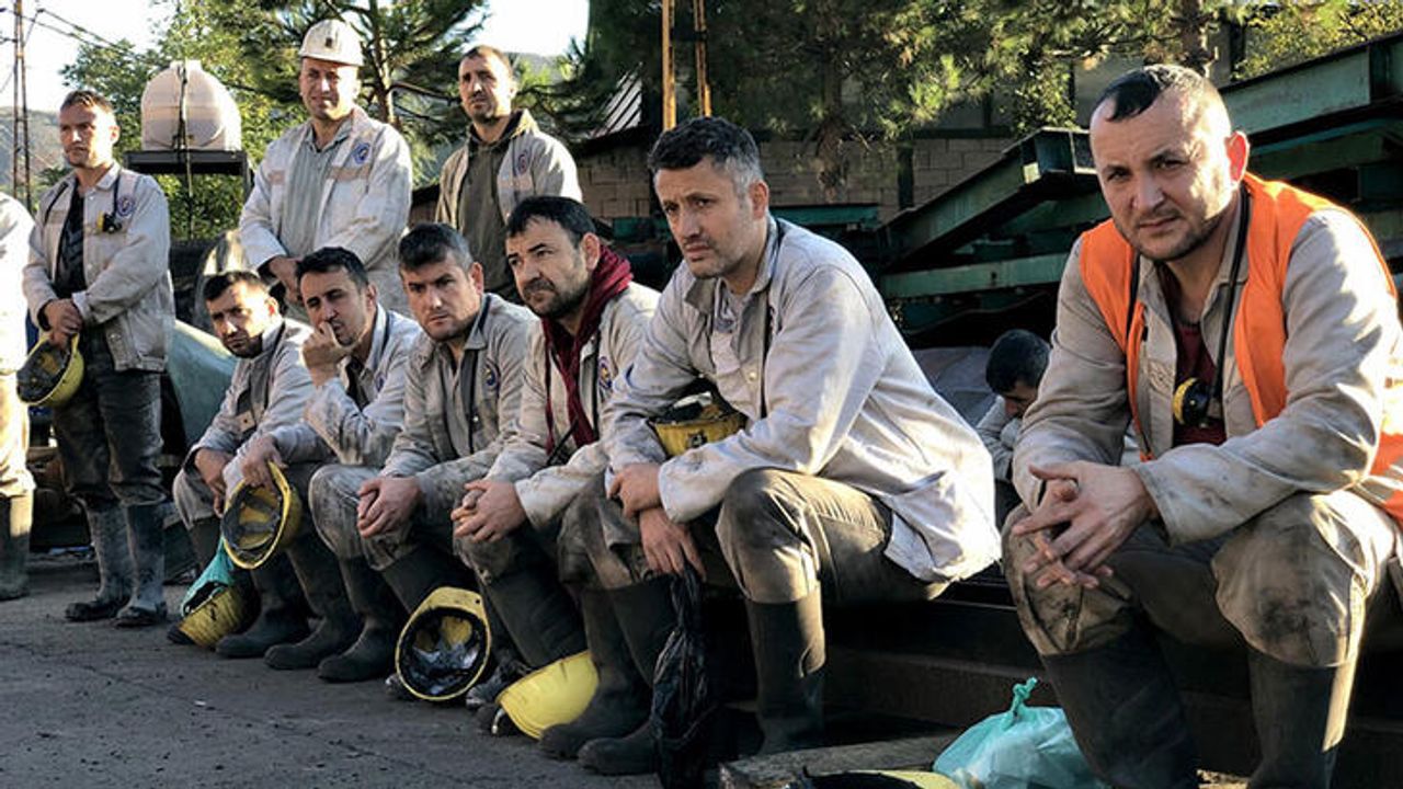 Zonguldak’ta Madende Ölen Arkadaşlarını Anıp Mesaiye Başladılar