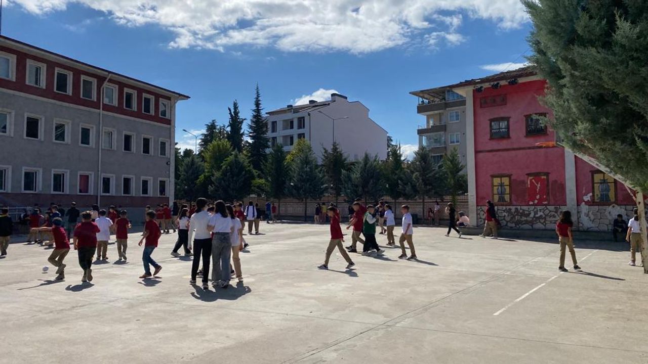 Erbaa’da 2023-2024 Eğitim Öğretim Yılının İlk Ders Zili Çaldı