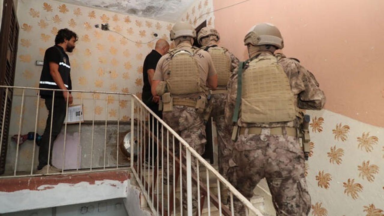 Depremzedeleri 'Kiralık Ev' Vaadiyle Dolandıran 4 Şüpheli Tutuklandı