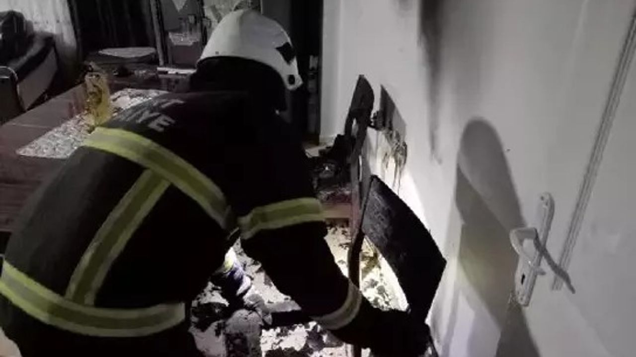 Yangında Dumandan Etkilenen 4 Kişi Hastaneye Kaldırıldı