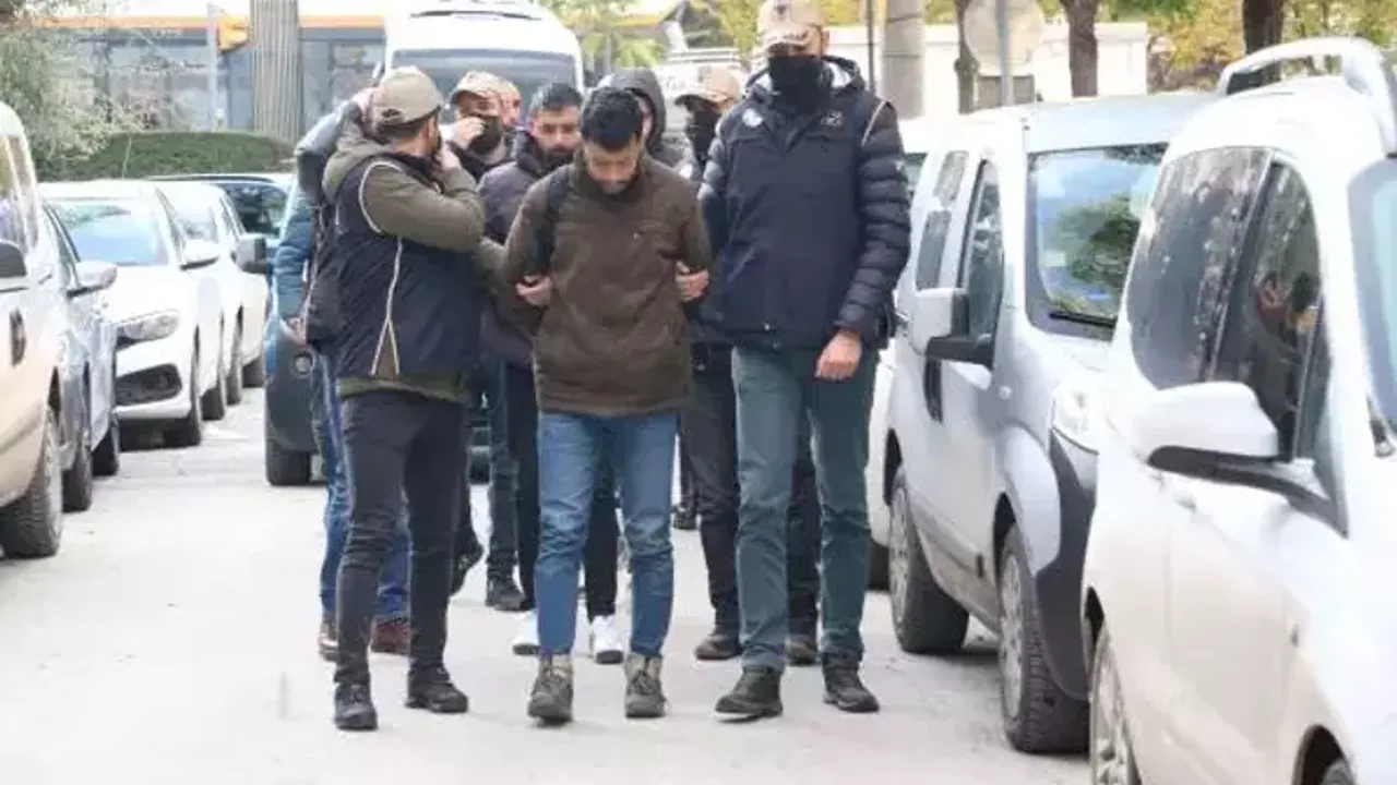 Eskişehir'de Eylem Hazırlığında Yakalanan 5 Terör Şüphelisi Adliyede
