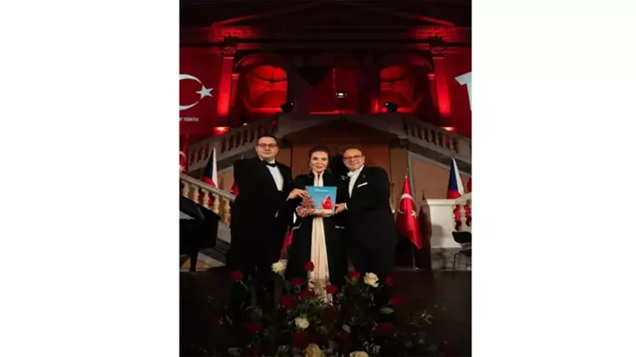 Türkiye'nin Prag Büyükelçilik Binası Ve Türk-Çek İlişkilerinin Tarihçesi Kitaplaştırıldı