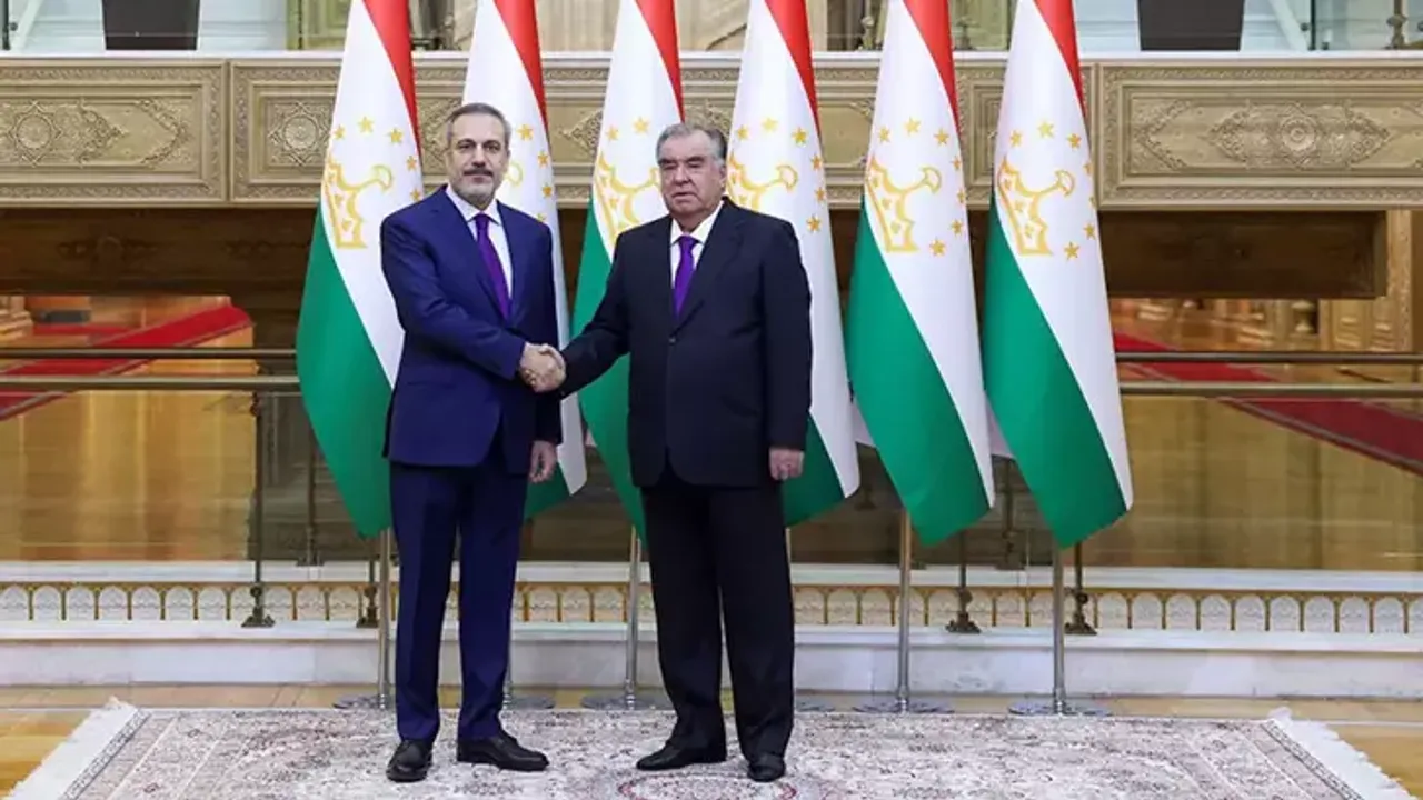 Bakan Fidan, Tacikistan Cumhurbaşkanı Rahman İle Görüştü