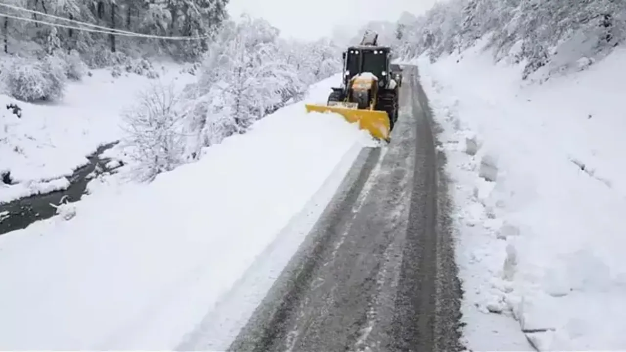 Bilecik’te Kar Yağışı; 24 Köyün Yolu Kapandı