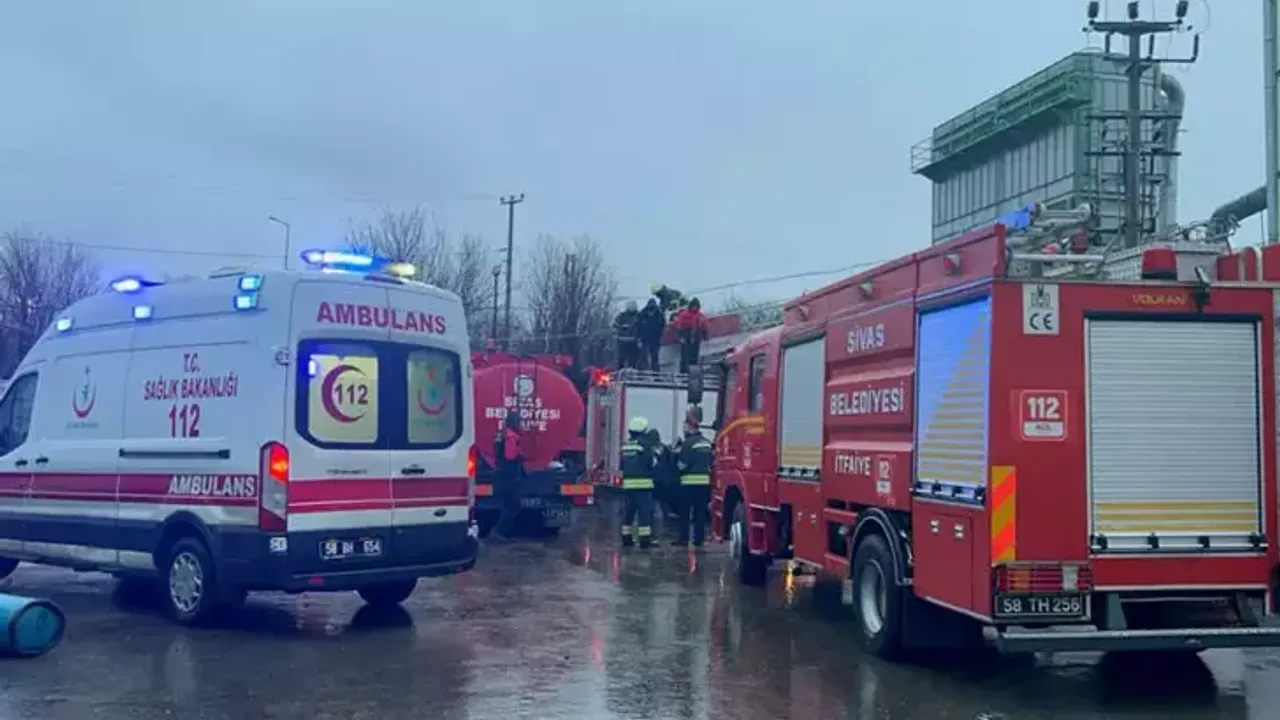 Sivas’ta Mobilya Fabrikasında Patlama: 1'i Ağır, 2 İşçi Yaralı