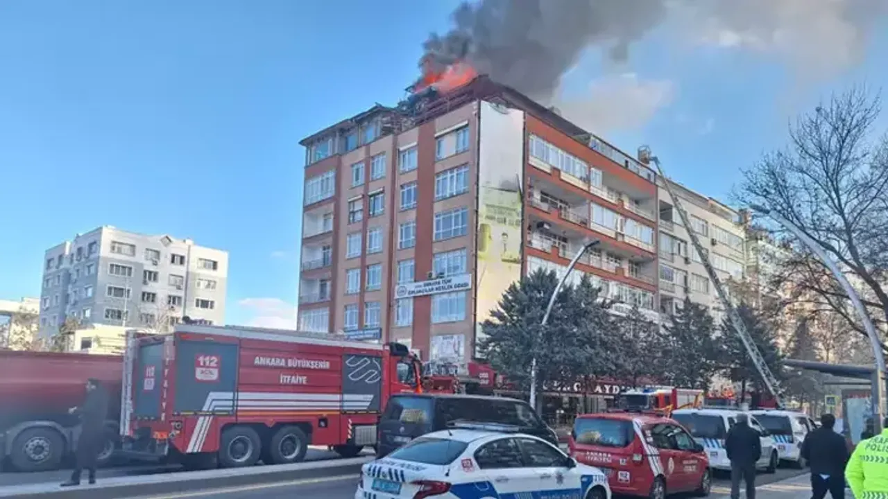 Ankara'da 7 Katlı Binada Yangın; 4 Kişi Dumandan Etkilendi