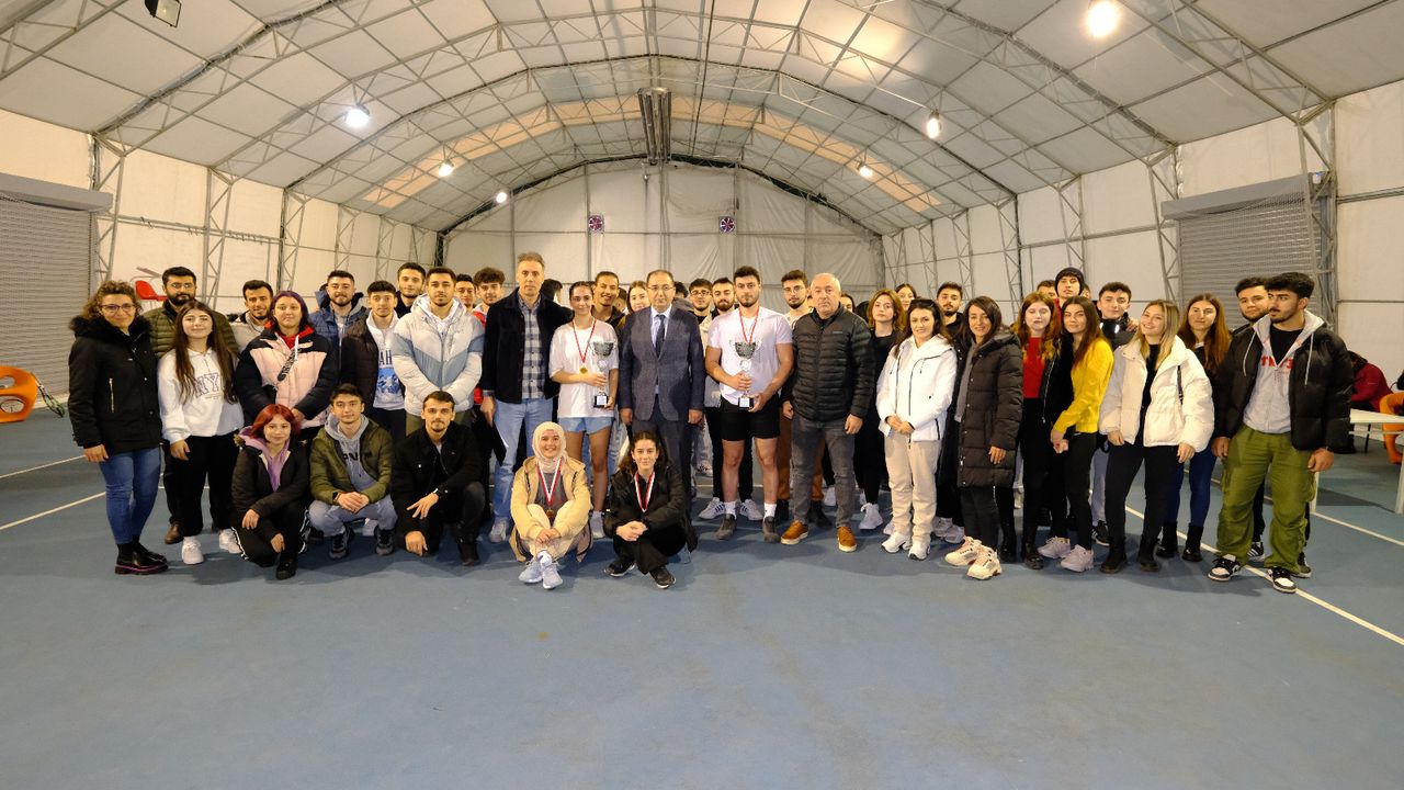 Tokat’ta Tenis Turnuvası Sonuçlandı