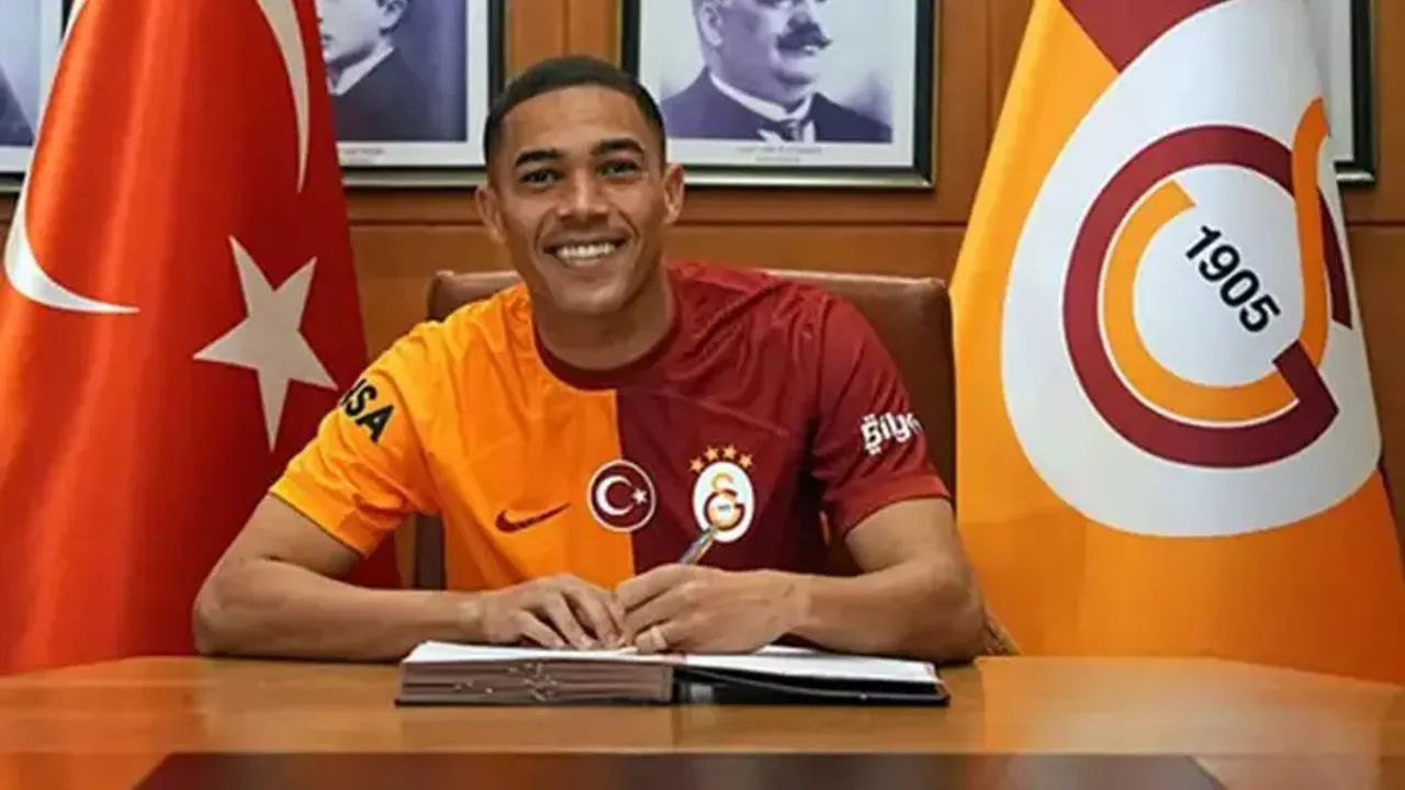 Galatasaray'ın Yeni Transferi Brezilyalı Futbolcu Carlos Vinicius