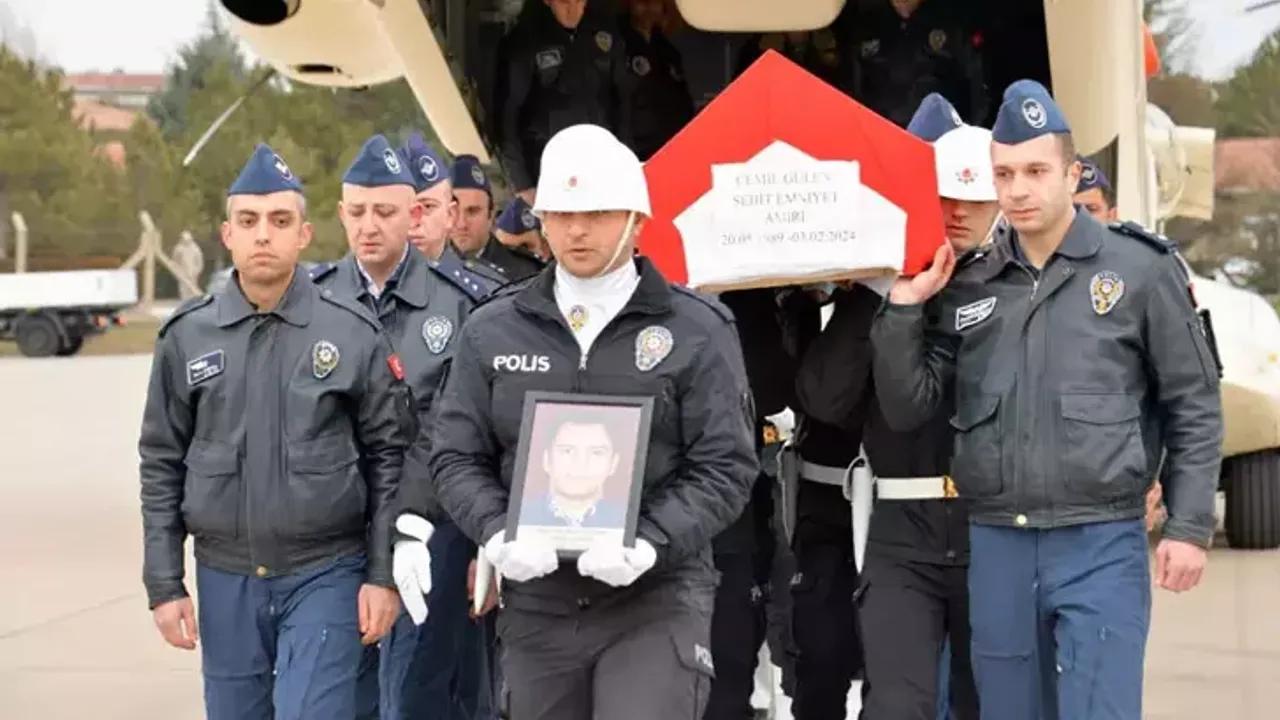 Helikopter Kazasında Şehit Olan 2 Pilotun Cenazesi Ankara'ya Getirildi