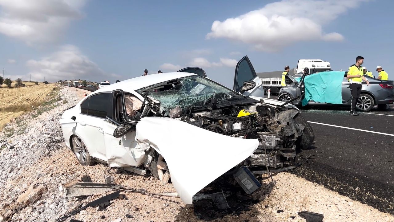 Tokat Zile’de Feci Kaza: Karayün Beli’nde İki Otomobil Çarpıştı, 2 Ölü 2’si Çocuk 2 Yaralı