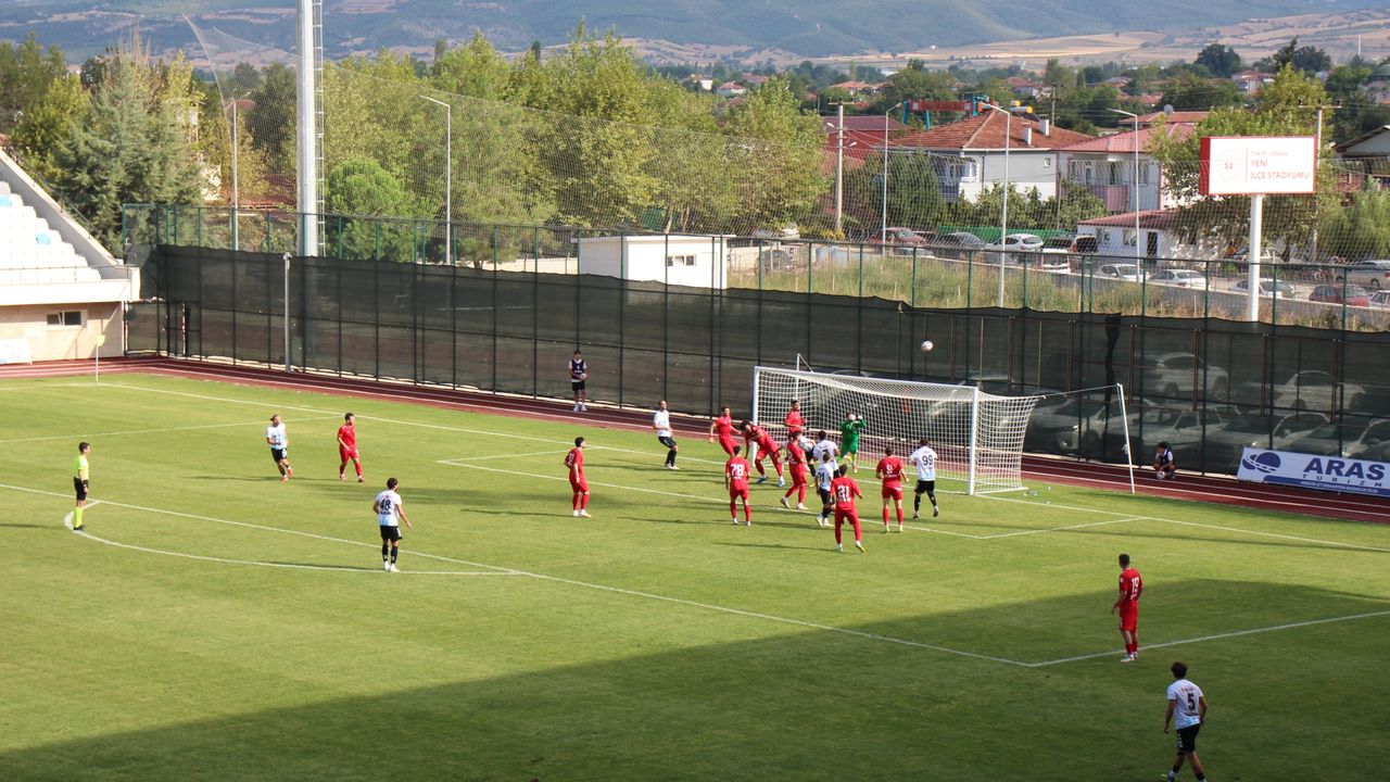 Menderes Kurt Anısına 3 Puan: Erbaaspor Karaman FK’yı Yendi