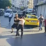 Zeytinburnu'nda Taksiciler Arasında Yumruklu Kavga Kamerada