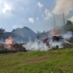 Evde Çıkan Yangın, Bitişiktekine Sıçradı