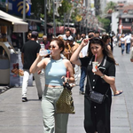Uzmanlardan Yaz Uyarısı: Güneş Kremi ve Gözlüğü İhmal Etmeyin