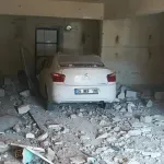 Otomobil Su Dolum Tesisine Girdi: 3 Yaralı