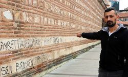 Tarihi Hanın Duvarlarında 'Sprey Boya' Çirkinliği