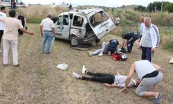Erbaa'da hafif ticari araç şarampole devrildi: 5 yaralı