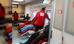 Türk Kızılayın Kan Bağışı Tırında Yoğunluk Dikkat Çekti