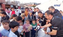 Beşiktaş Tribünlerinden Atılan Oyuncaklar, İskenderun'a Ulaştı