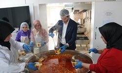Erbaa'da 800 Kişiye Günlük Sıcak Yemek Ulaştırılıyor
