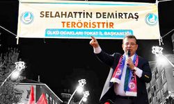 Tokat Ülkü Ocaklarından İbb Başkanı İmamoğlu'na "Selahattin Demirtaş Teröristir" Pankartı
