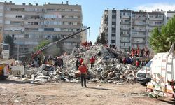 İzmir Depreminde Yıkılan Emrah Apartmanı İle İlgili 2 Belediye Görevlisine Dava