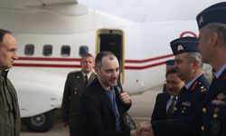 Bakan Akar'dan Ukrayna Altyapı Bakanı Kubrakov'a Togg Jesti