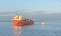 Çanakkale Boğazı'nda Arızalanan Gemi Limana Demirletildi