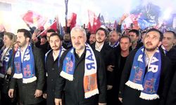 İstanbul İl Başkanı Kabaktepe Bağcılar Meydanı'nda Partililerle Buluştu