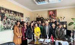 Derece Yapan Öğrenciler Gençlik Spor İlçe Müdürlüğünü Ziyaret Etti