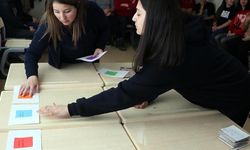 Depremzede Öğrenci 'Hafıza Kartları' Projesiyle Zorlandığı Dersleri, Oyuna Dönüştürüp Başarılı Oldu