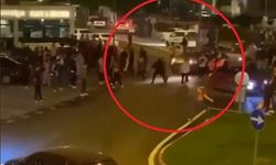 Bursa'da Otomobil Kutlama Yapan Galatasaray Taraftarlarının Arasına Daldı: 2 Yaralı