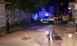 İzmir'de Sokakta Çıkan Silahlı Kavgada 2 Kişi Ağır Yaralandı