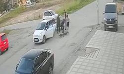 Bisikletli Çocuğun Otomobilin Arkasındaki Römorka Çarptığı Kaza Kamerada