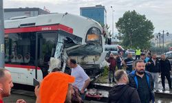 Samsun'da İki Tramvay Kafa Kafaya Çarpıştı; Yaralılar Var