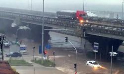 Samsun'da Sağanak; Yollar Göle Döndü, Su Baskınları Yaşandı