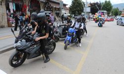 Tokat'ta kadın motosiklet sürücüleri, sürücülere broşür dağıttı