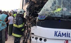 Eskişehir'de Otobüs , TIR'a Çarptı: 23 Yaralı