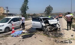 Yol Süpürme Aracına Çarpan Otomobilde; Anne Öldü, 3 Çocuğu Yaralandı