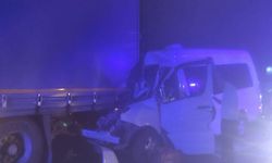 Kırkpınar Güreşçilerini Taşıyan Minibüs TIR'a Çarptı: 9 Yaralı